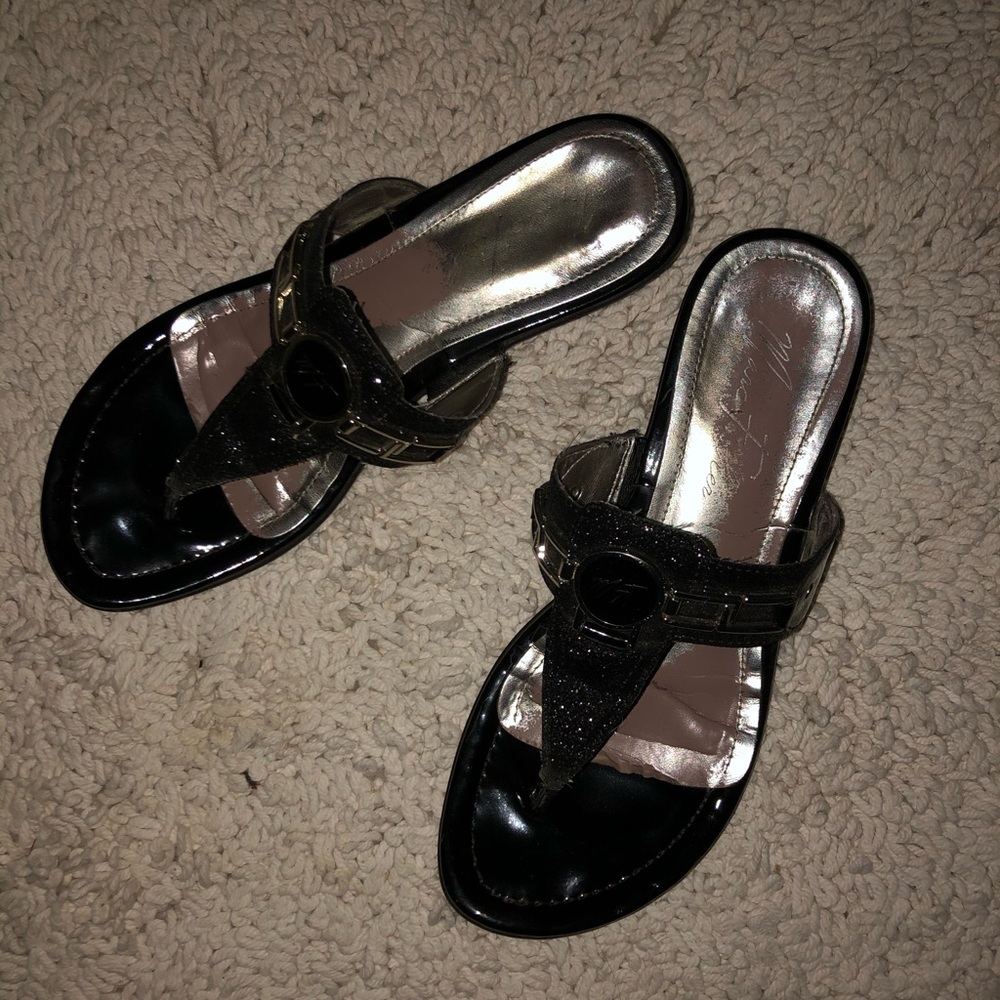 Comfy sandals black